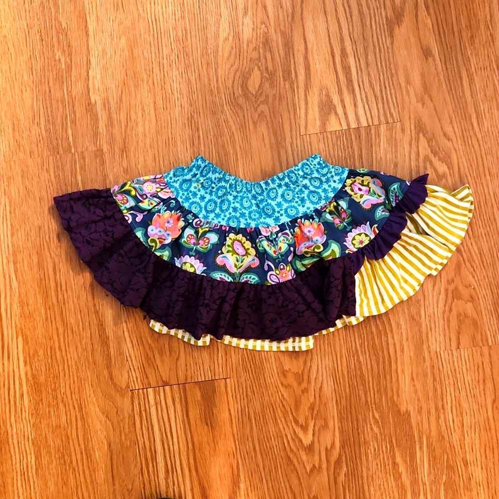 Persnikety skirt size 4